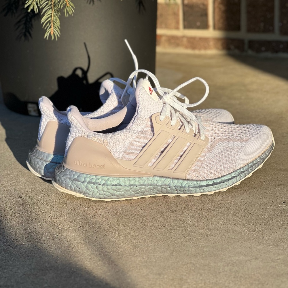 UltraBoost 5.0 DNA 'White Ice Purple'